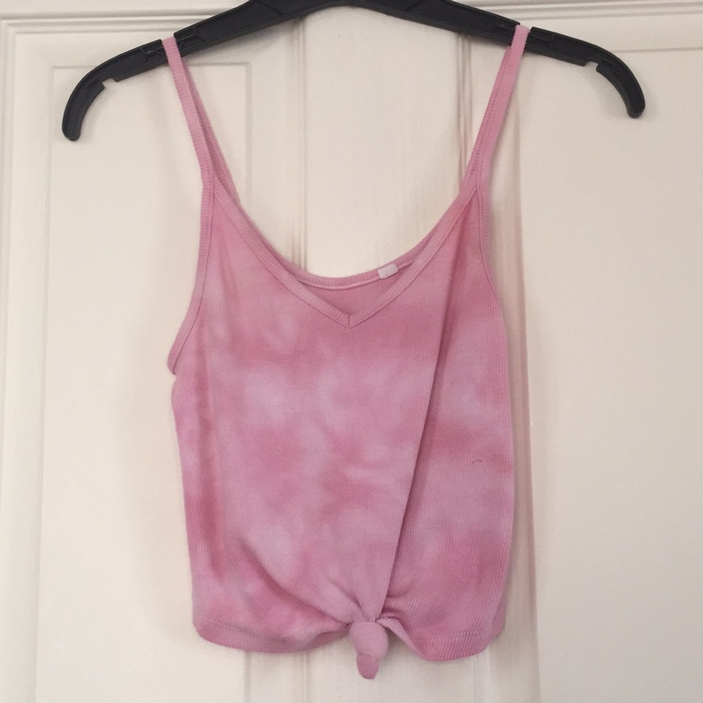 pink tank top